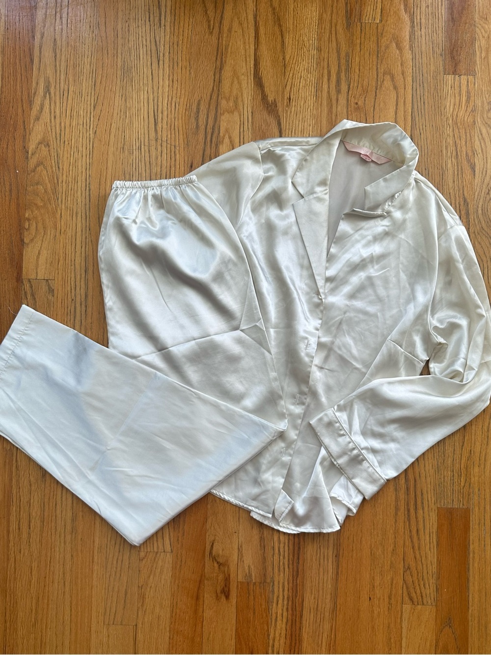 Victoria's Secret ‘99 Vintage Cream Satin PJ’s - Picture 6 of 11